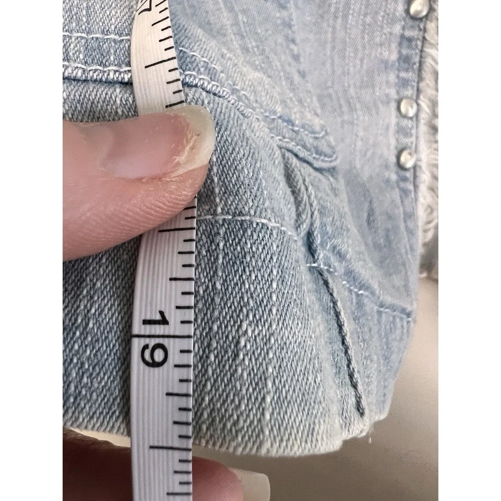 Womens Light Wash Denim Jacket Studded Fray Trim Sz 8 P Short‎ Boho Western